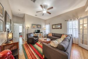 Gallery image of Sunset Cottage in San Antonio