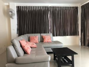 Gallery image of Blue house beach apartment in Ban Pa Khan