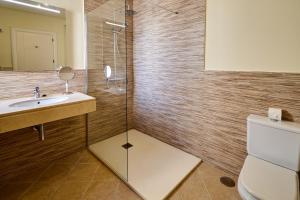Łazienka w obiekcie Villa Cantium - LH101 By Villas Now Ltd
