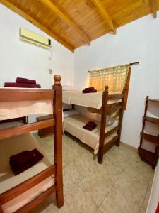 Двуетажно легло или двуетажни легла в стая в Cabañas Aranderay
