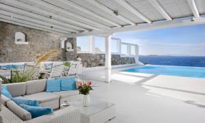 Bazén v ubytovaní Luxurious Villa in Mykonos with Pool alebo v jeho blízkosti