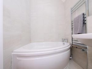 O baie la Hoxne Cottages - Daisy Cottage with private hot tub