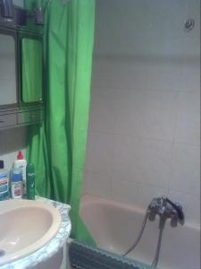 Zdjęcie z galerii obiektu HAB room 1 WIFI Vista Alegre w Madrycie