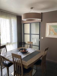 Fotografia z galérie ubytovania Belle appartement T3 pour 5 personne max v destinácii Annecy