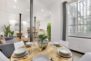 Posedenie v ubytovaní Chic apartment - 3BR-8P - Le Marais + 23 fotografií