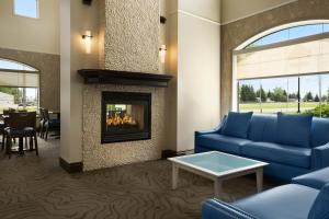 Posezení v ubytování Days Inn & Suites by Wyndham Brandon