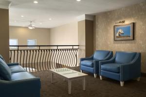Posezení v ubytování Days Inn & Suites by Wyndham Brandon