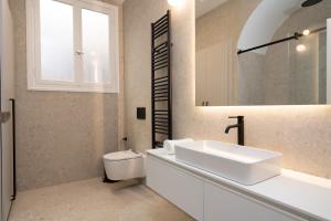 Łazienka w obiekcie Upscale Athens Luxury Penthouse