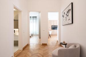 Telewizja i/lub zestaw kina domowego w obiekcie Upscale Athens Luxury Penthouse