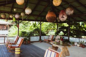 Κήπος έξω από το Mawamba Lodge