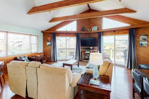 Gallery image of Hooked on Beach Life #16-AC in Avon