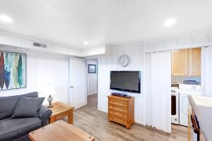 TV tai viihdekeskus majoituspaikassa Seabreeze Retreat