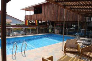 Gallery image of Golden Crystal Experience Hotel in Accra