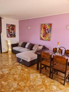 Posezení v ubytování Grand appartement composé de 2 terrasses avec vue sur mer