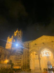 Fotografia z galérie ubytovania La Loggia dei Re v destinácii Palermo