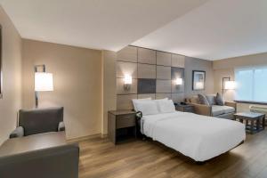 Łóżko lub łóżka w pokoju w obiekcie Best Western Premier Aberdeen Kamloops