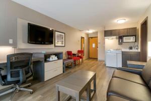 Kuchnia lub aneks kuchenny w obiekcie Best Western Premier Aberdeen Kamloops