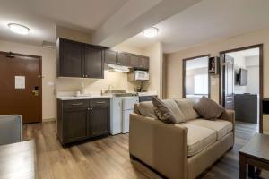 Kuchnia lub aneks kuchenny w obiekcie Best Western Premier Aberdeen Kamloops