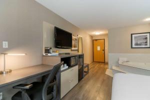 Kuchnia lub aneks kuchenny w obiekcie Best Western Premier Aberdeen Kamloops