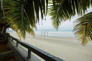 a view of a beach with a basketball hoop on it at Mawar Villa, Batu Hitam in Kuantan