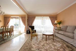 Zdjęcie z galerii obiektu Spacious 1 bedroom flat with SEA VIEW w Cannes