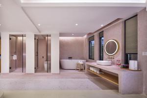 Koupelna v ubytování Sky Garden Inn