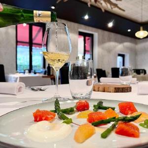 Nápoje v ubytování Hôtel Restaurant La Charrue
