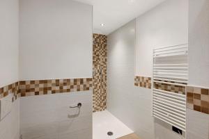 Ένα μπάνιο στο Gino