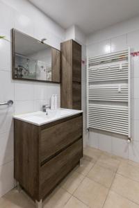 Ett badrum på Massarenti 31 Modern Duplex by Wonderful Italy