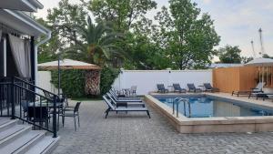 Swimming pool sa o malapit sa Hotel Rodos