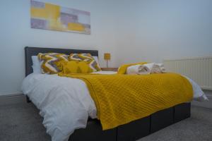 Gallery image of The Highfield Villa, 5 bedrooms, Northampton Centre, Sleeps 10 in Kingsthorpe