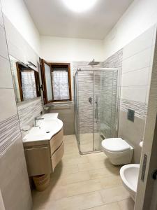A bathroom at NaturAmare Apartments Palinuro