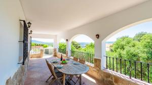 A balcony or terrace at Chalet Algar by Ruralidays