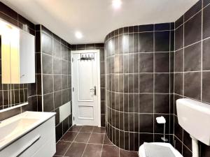 Ένα μπάνιο στο Albufeira Central 4 by Homing +12 φωτογραφίες