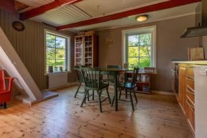 Fotografie z fotogalerie ubytování Sharming cabin in Sund v destinaci Sund