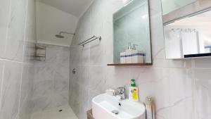 Koupelna v ubytování Ocean View Villa at Caribbean Estate by Top Destinations Rentals + 33 fotografií