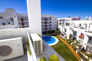 The swimming pool at or close to Canovas Nerja - Casa adosada con piscina Los Huertos 7