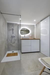 Zdjęcie z galerii obiektu Superbe logement indépendant très lumineux avec terrasse de 30 m2, 10 min de l'aéroport Bâle Mulhouse Freiburg, 15 min de Bâle, 20 min de Mulhouse et 10 min à pieds de la gare de Sierentz w mieście Sierentz