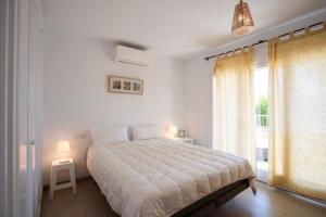 Posteľ alebo postele v izbe v ubytovaní 1007 Apartamento planta baja Lago San Maurici by homeselectspain