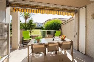 Balkón alebo terasa v ubytovaní 1007 Apartamento planta baja Lago San Maurici by homeselectspain