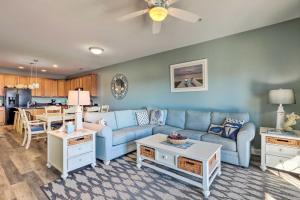 Area soggiorno di Balcony with Inlet View Dtwn Ocean City Condo