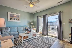 Area soggiorno di Balcony with Inlet View Dtwn Ocean City Condo