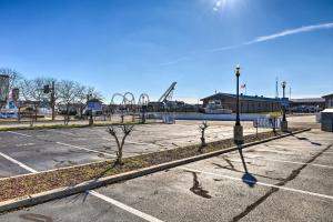 Foto dalla galleria di Balcony with Inlet View Dtwn Ocean City Condo a Ocean City
