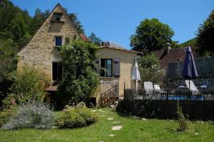 Ogród w obiekcie Les Paroules - Luxury Dordogne - Holiday Farmhouses.