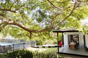 Bazén v ubytování Domaine de la Palmeraie - Villas Lodge nebo v jeho okolí