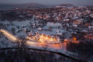 Dolina Barw - całoroczne domki na wynajem v zime