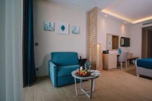 Телевизор и/или развлекательный центр в Almyros Beach