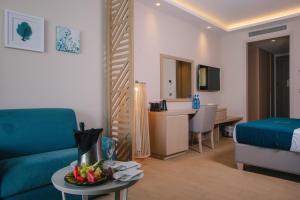 Телевизор и/или развлекательный центр в Almyros Beach