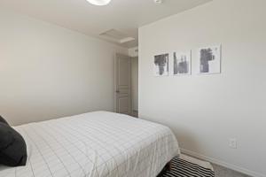 Modern Comfort Caldwell 3b2b Home Sleeps 8! tesisinde bir odada yatak veya yataklar
