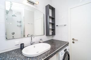 Koupelna v ubytování SPACIOUS TWO BEDROOM APARTMENT
